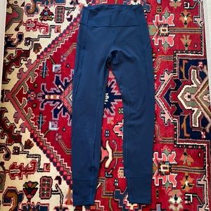 Lululemon, size 6, navy